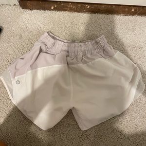 Lululemon hotty hot shorts 2.5”